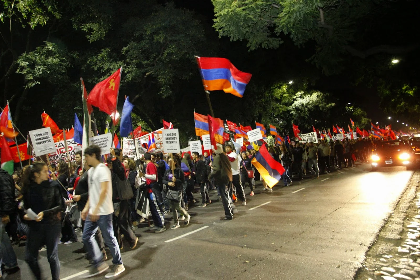 La marcha del centenario del Genocidio Armenio en Buenos Aires, 28 de abril de 2015.