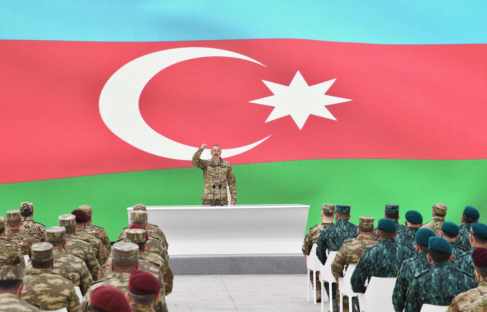 Ilham Aliyev durante la inauguración del Parque de Trofeos Militares en Bakú, el 12 de abril de 2021. Fotografía oficial de la Presidencia de Azerbaiyán.