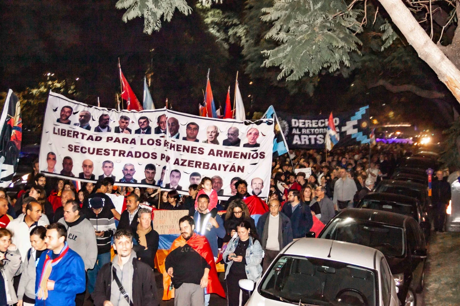 Movilización en Buenos Aires del 24 de abril de 2025, con reclamos por la liberación de los armenios cautivos en Azerbaiyán y el derecho al retorno a Artsaj.