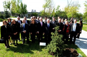 Canciller Timerman y su par armenio junto a diputados argentinos en homenaje a Néstor Kirchner