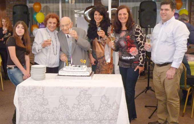El Dr. Juan Minoian celebró su cumpleaños 90 – Diario Armenia