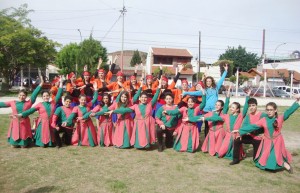 GRUPO-DE-BAILARINES