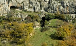 cueva de azij