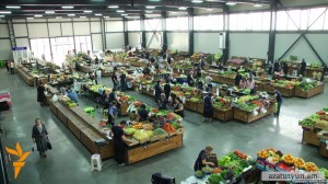 mercado de frutas y verduras Erevan