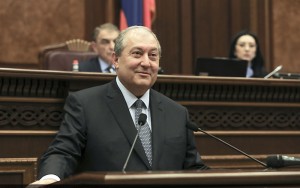 Armen-Sarkissian_nuevo-presidente