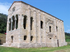 Oviedo_Santa_Maria_del_Naranco