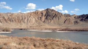 Río Arax, frontera sur de Armenia con Irán