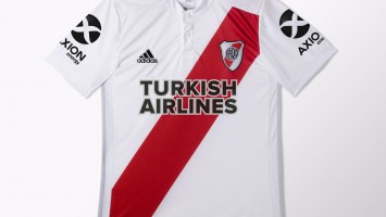 Camiseta de River con Turkish Airlines